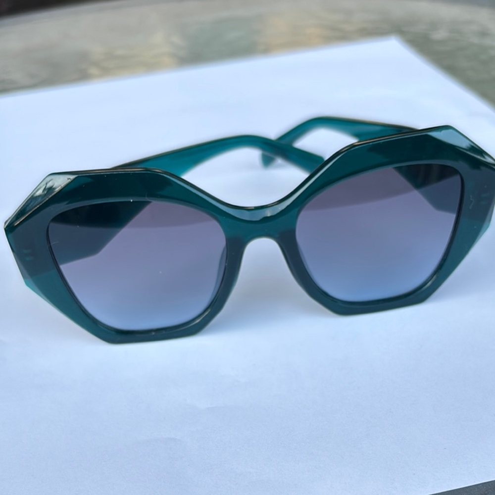 Stylish Green Sunglasses